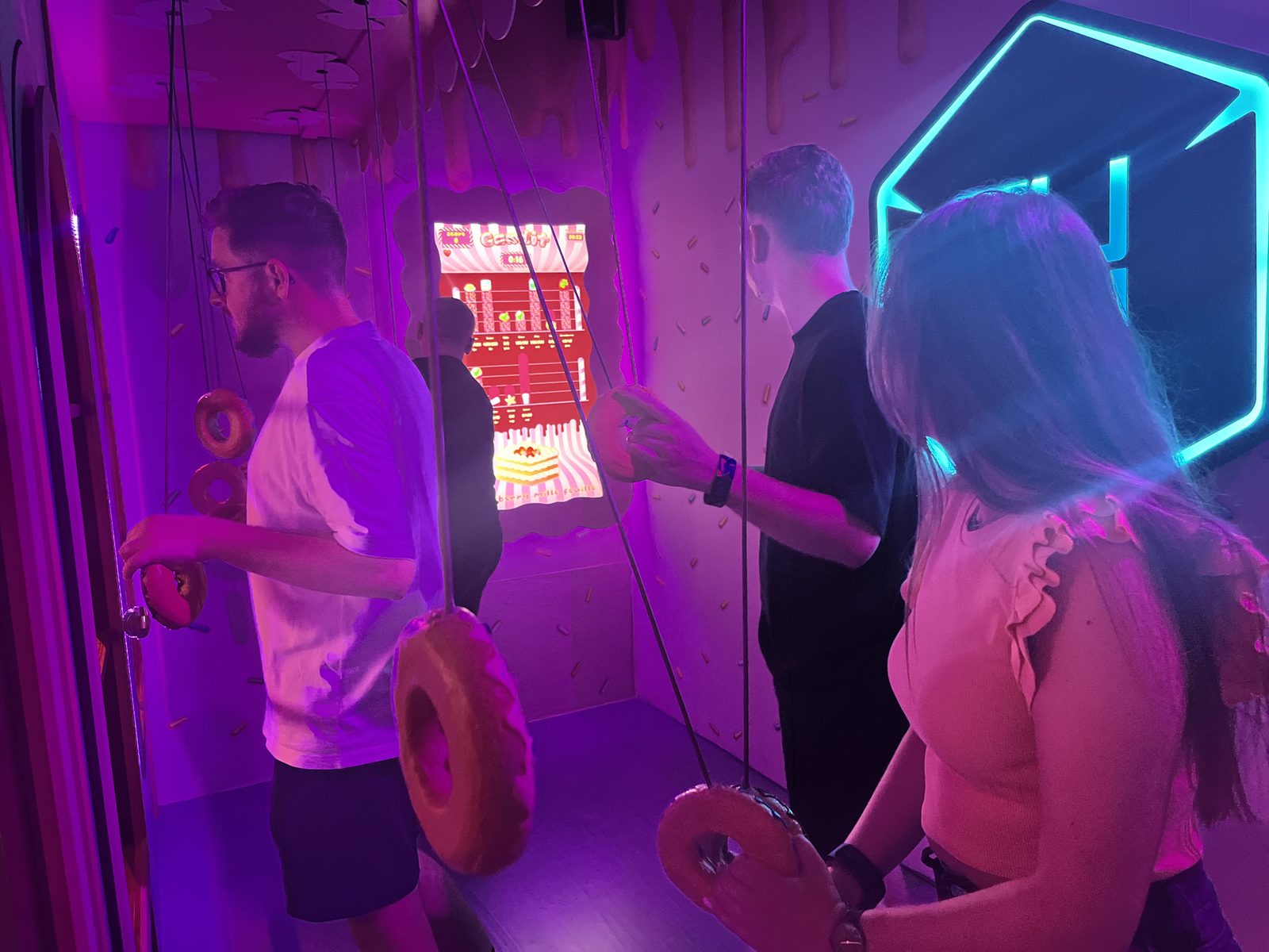 Ambiance et décor immersif d'une salle Cube Challenge chez Team Square